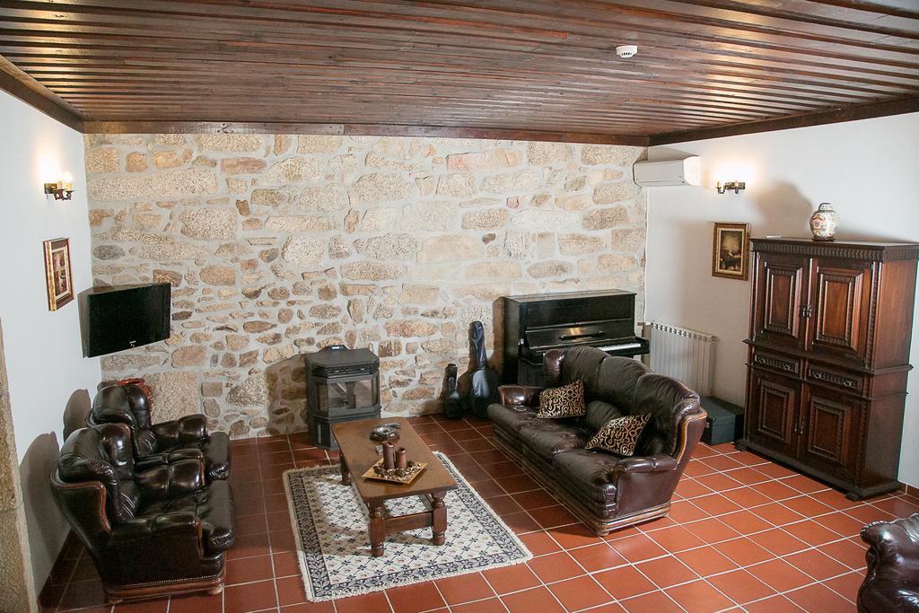 Bed and Breakfast Solar Dos Almeidas - Turismo De Habitacao Транкозу Экстерьер фото