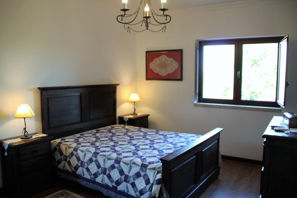 Bed and Breakfast Solar Dos Almeidas - Turismo De Habitacao Транкозу Экстерьер фото